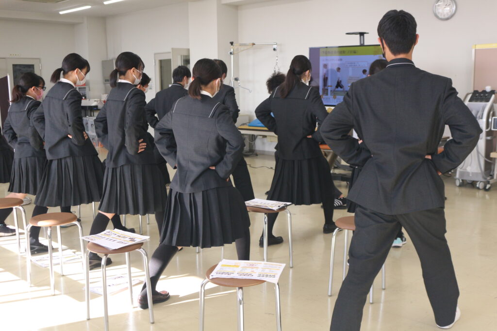 川越初雁高等学校　スクールシャツ　ワイシャツ　サマースラックス